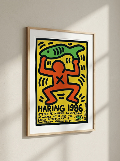 картинка Постер на стену Haring 1986 — человек с рыбой от магазина Одежда+
